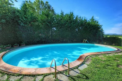 Attraente villa con piscina