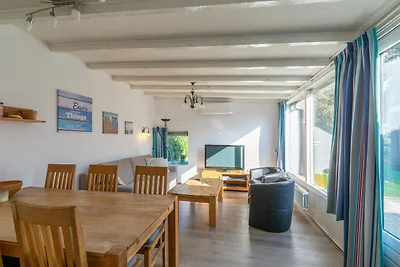 Bungalow in Sint Maartenszee am Strand