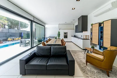 Moderne Villa mit Swimmingpool