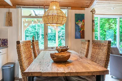 Malerisches Ferienhaus im Park Hunzebergen