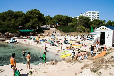 Wohnung in Fona in der Nähe des Sandstrandes