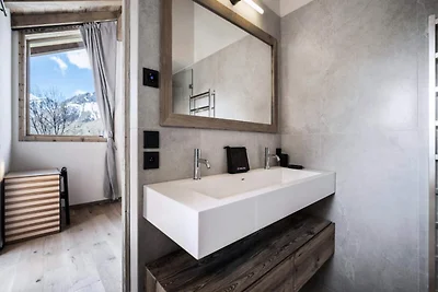 Chalet in Villarabout met sauna en bioscoop