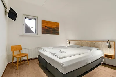 Bungalow mit Sauna und Whirlpool, in einem...