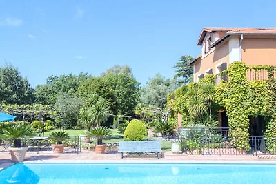Caratteristica dimora a Fréjus con piscina