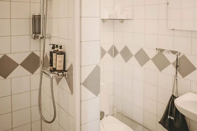 4-Sterne-Hotelzimmer mit kostenlosem...