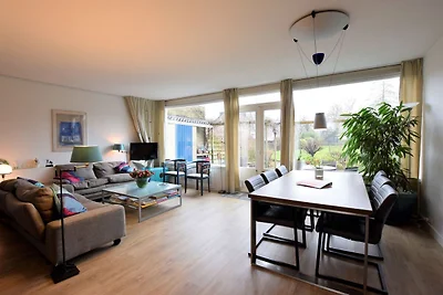 Vakantiehuis in Voorburg met terras