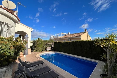 Bella villa con terrazza e piscina