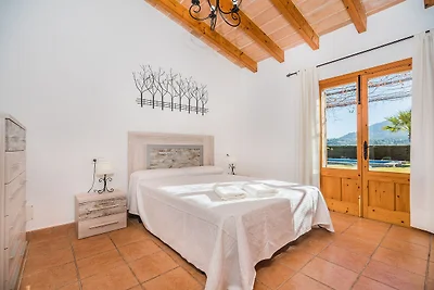 Rustikales mallorcanisches Landhaus mit Pool