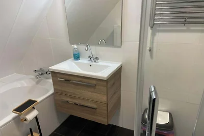 Huis in Boornzwaag met eigen aanlegsteiger