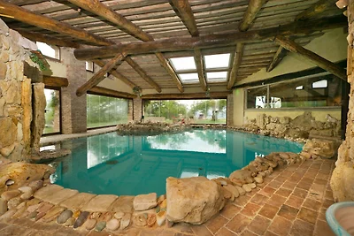 Lussuosa villa a Guardea con spa privata