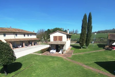 Bellissima casa colonica con piscina a Bucine
