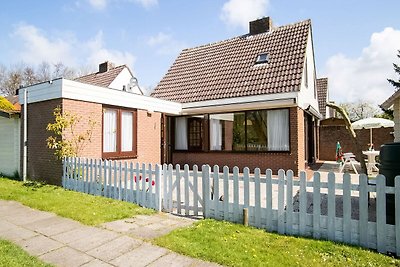Ferienhaus in Noordwijkerhout mit Terrasse in...