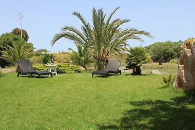 Vakantiehuis in Calasetta Sardinië met tuin