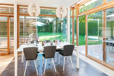Villa White im Spa mit Pool