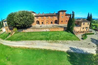 Schönes Bauernhaus mit Pool bei Montepulciano