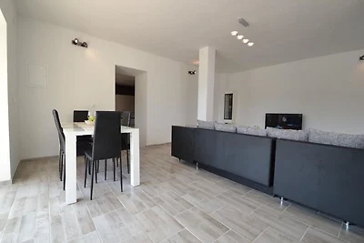 Attraente casa vacanze a Zara con piscina...