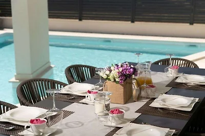 Villa in Nova Vas mit Terrasse
