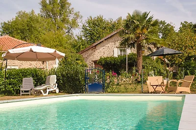 Cottage caratteristico a Roussines con...