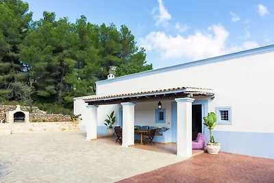 Ruhige Villa mit eigenem Swimmingpool auf...