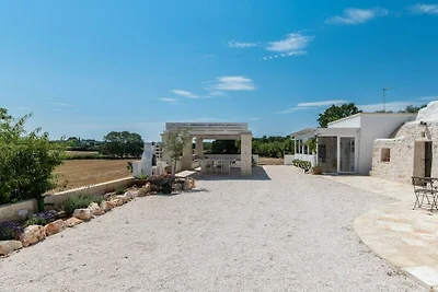 Villa in Brindisi mit Schwimmbecken