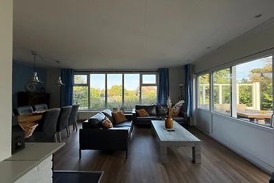 Villa in Buren nahe Meer und Dünen