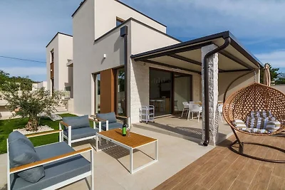 Villa in Svetvincenat mit Schwimmbecken