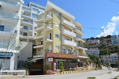 Helle Ferienwohnung mit Balkon