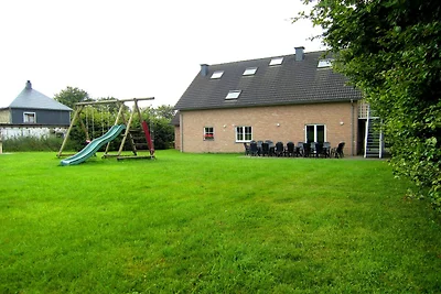 Modernes Ferienhaus in Robertville mit Garten