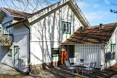 3 persone case ad HUNNEBOSTRAND-By Traum