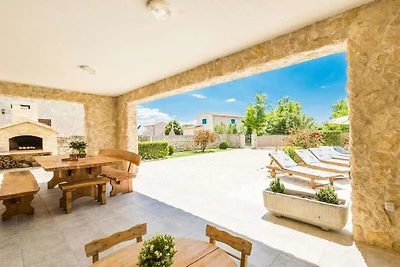 Villa in Privlaka mit Schwimmbecken
