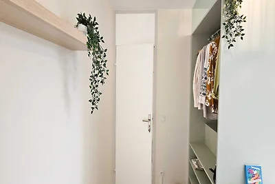 Camera accogliente in un accogliente appartam...