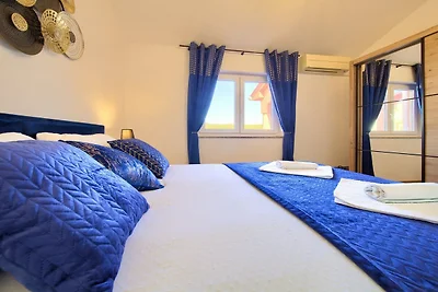 Two Bedroom Apartment with Terrace and Sea...