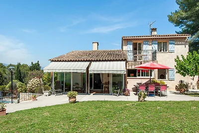 Villa moderna a Mougins con piscina privata