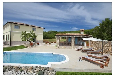 Villa in Koromačno mit Schwimmbecken