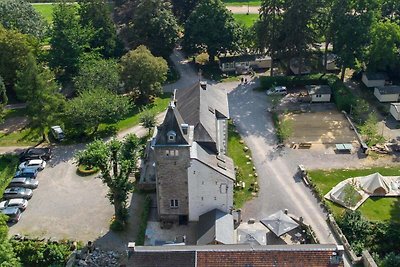 Ursprüngliches Turmhaus in einem Schloss aus ...