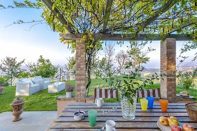 Haus mit Blick auf die Hügel