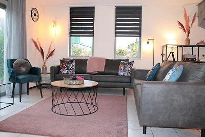 Casa moderna in centro città con terrazza