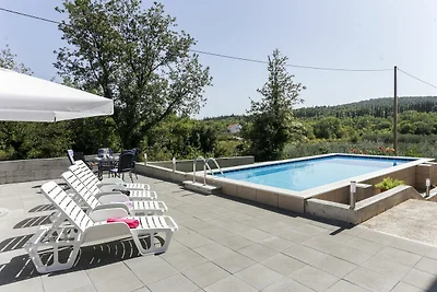 Villa Harmonia con patio e piscina in comune