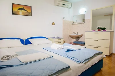 One Bedroom Apartment 3