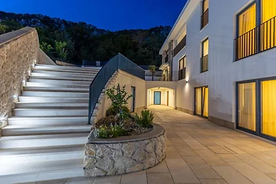 Villa in Crikvenica mit Schwimmbecken