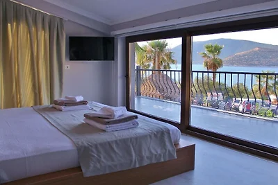 Villa in Kalkan mit Schwimmbecken