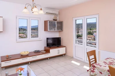 One Bedroom Luxury Apartment with Balcony and...