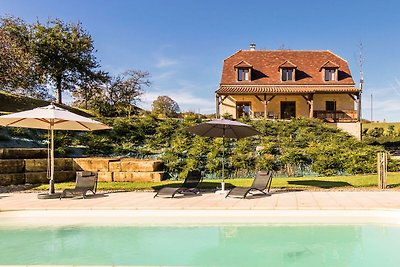 Luxuriöse Villa mit  Pool in Montignac