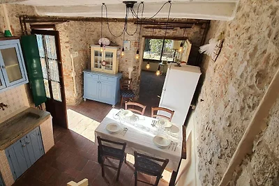 Schönes Doppelhaus aus Stein