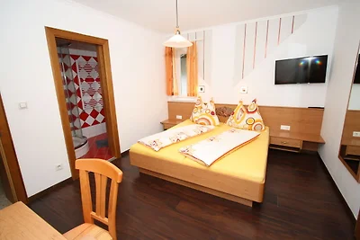 Geräumiges Ferienhaus in Goldegg in...