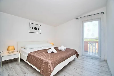 Ferienhaus mit Pool in Visocane