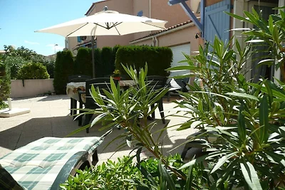 Ferienhaus in Fleury mit Schwimmbecken