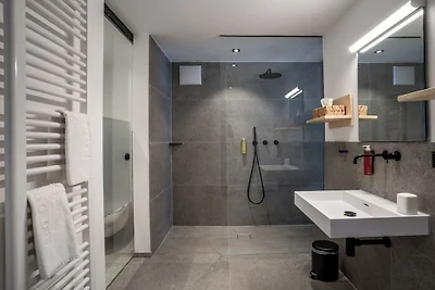 - FORSTGUT Premium Lodge Suiten