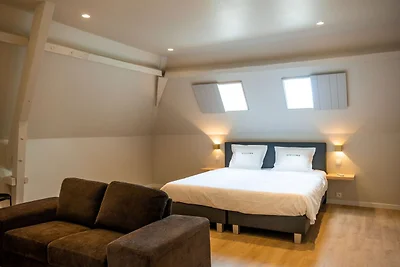 Gemütliches Ferienhaus in Moorslede mit Pool