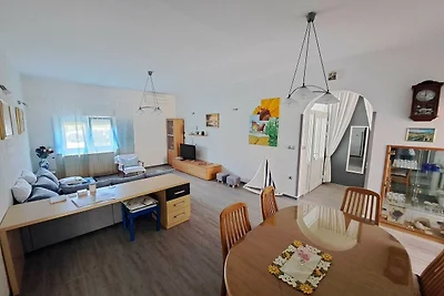 Spacious Urban Retreat Apartment with Terrace...